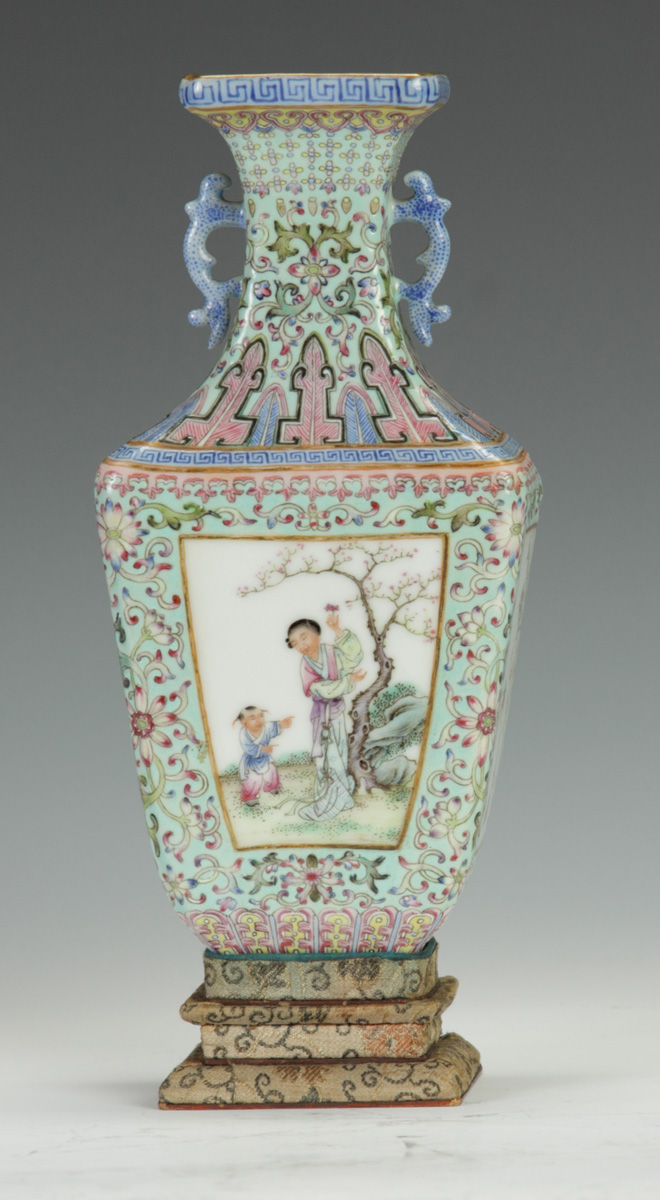 Chinese Porcelain Famille Decorated 136588