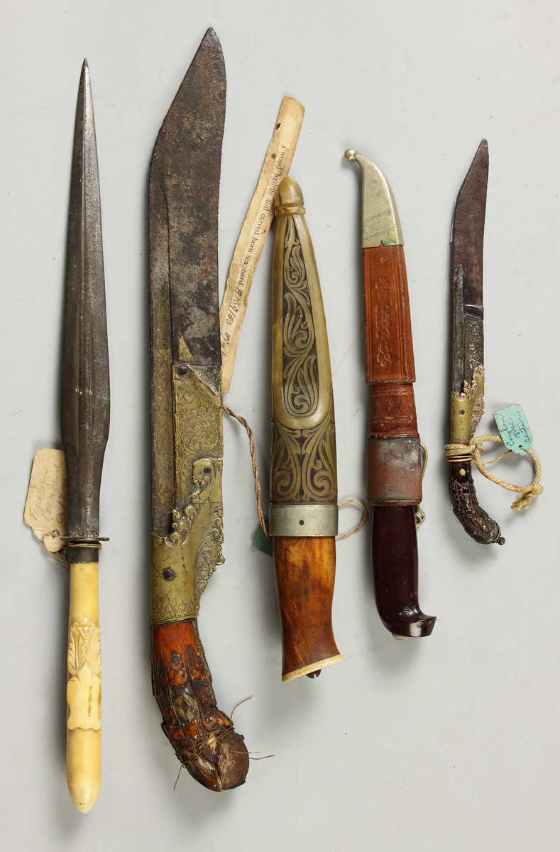 5 Knives/daggers Left to right: