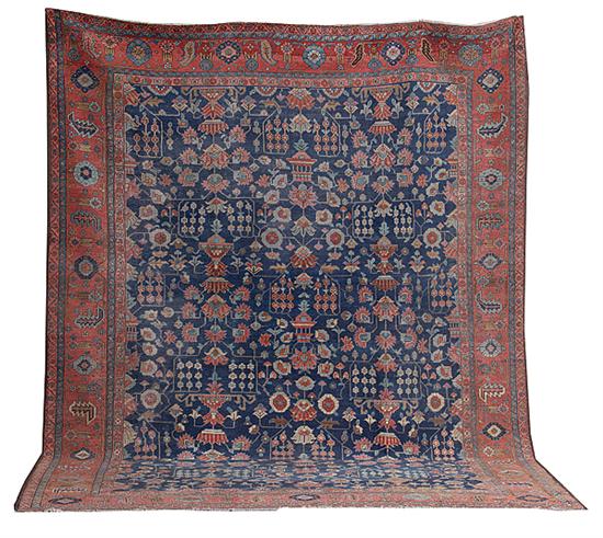 Antique Persian Serapi carpet circa 13696b