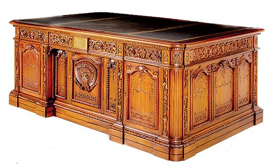 Carved mahogany Presidential 136983