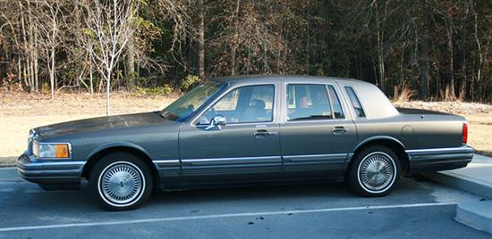 1990 Lincoln 4 door Town Car 5 0L 136ab1