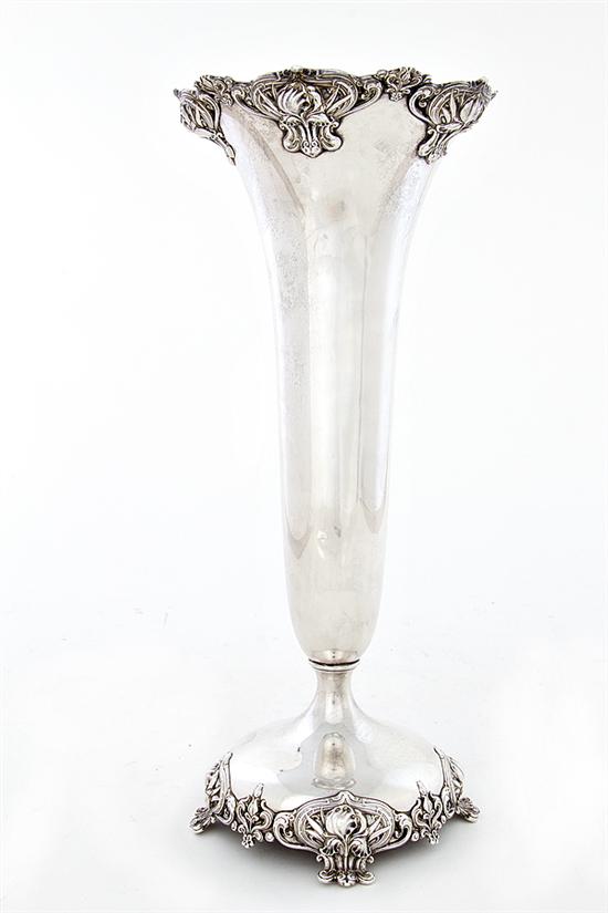 Whiting sterling trumpet vase New 136c4c