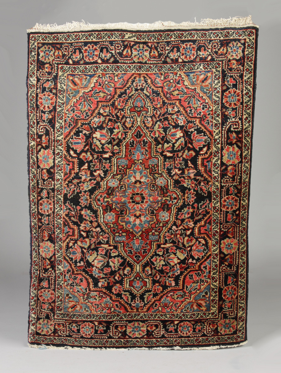 Sarouk Oriental Mat 22 x 34 Very 136d0b