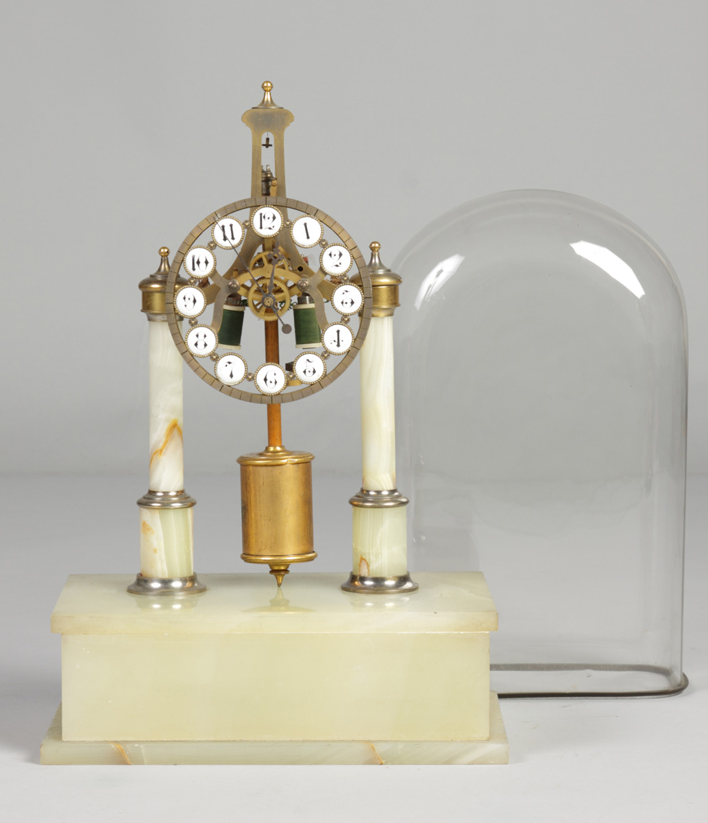 Early Electric Shelf Clock Onyx