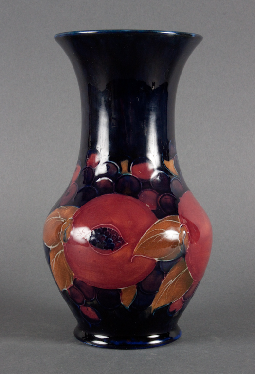 Moorcroft standard glazed art pottery 136ebf