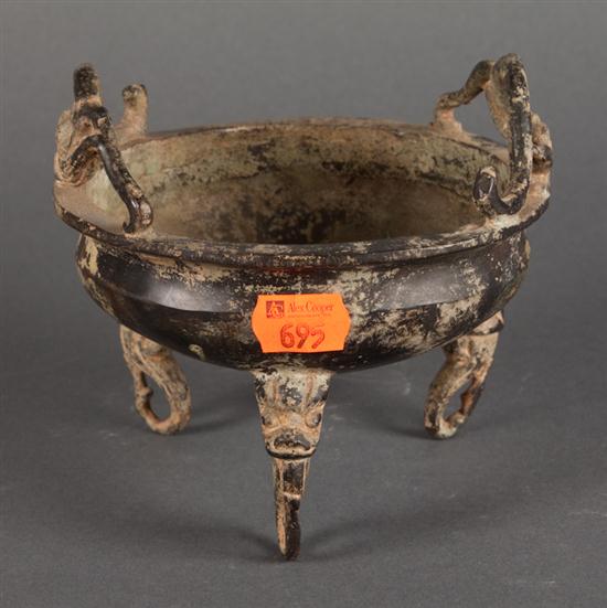 Chinese archaic style bronze footed 139b99