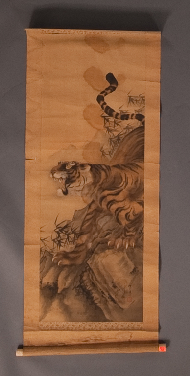 Japanese painted scroll depicting 139bcb