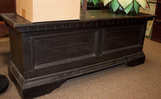 Painted wood blanket chest Estimate