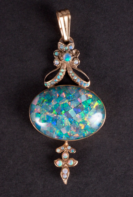 Edwardian style gold and opal pendant 139ebd