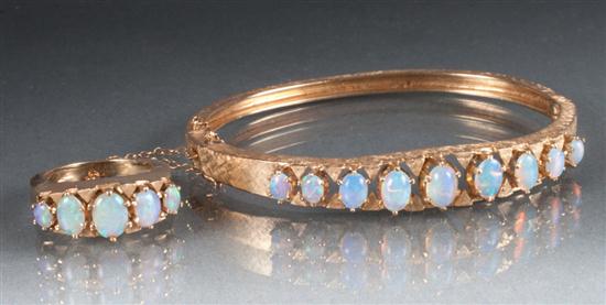 14K yellow gold and opal bangle