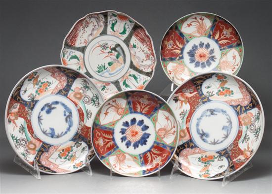 Five Japanese Imari porcelain dishes 13a08e