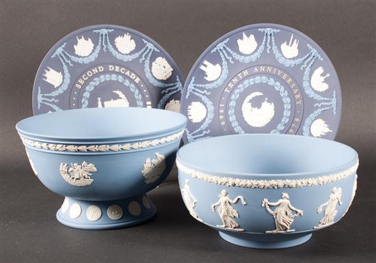 Two Wedgwood blue and white footed 13a27f