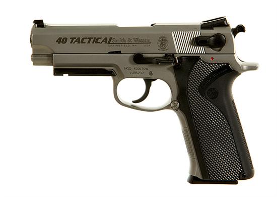 Smith & Wesson Model 40 Tactical