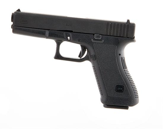 Glock 9mm Model 17 semi automatic 13a60f