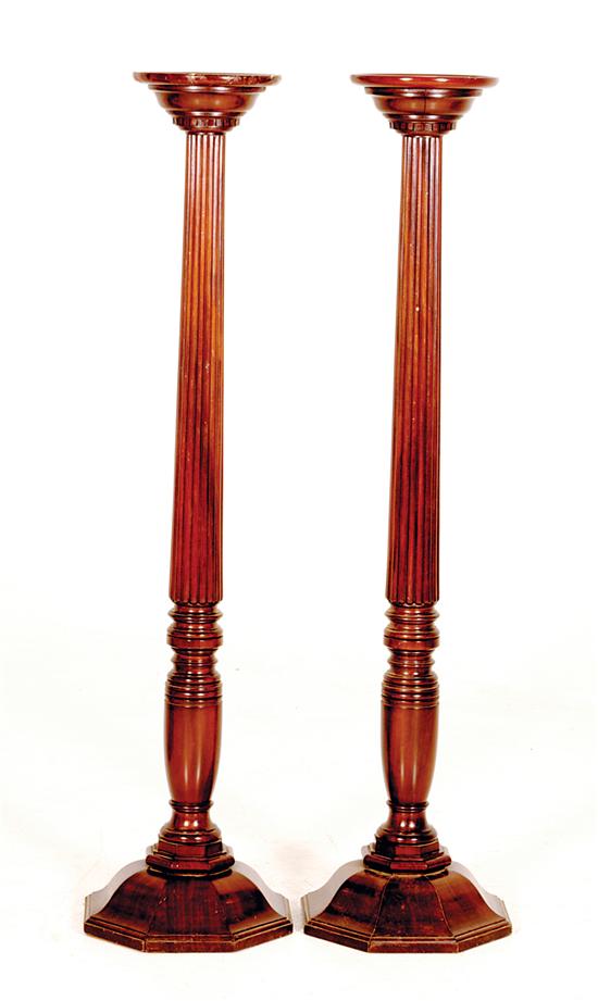 Pair turned mahogany pedestals 13a6ab