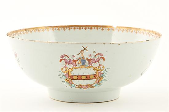Chinese Export armorial porcelain 13a6e8