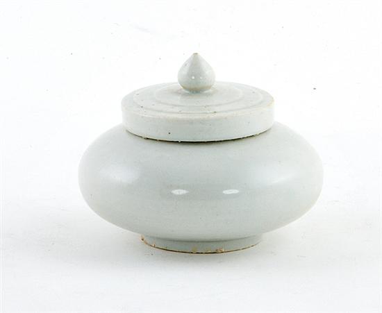 Chinese Ting Ware covered pot 11th/15th