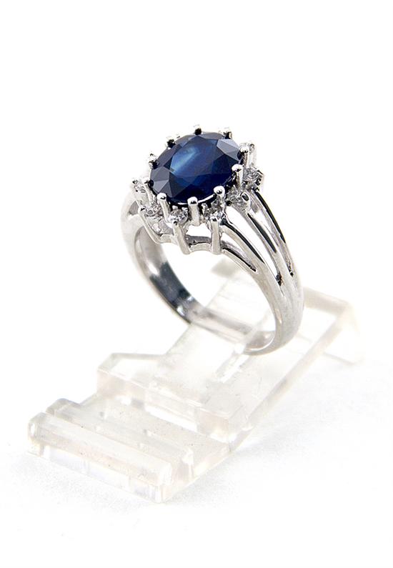 Platinum and sapphire ring center 13a76a
