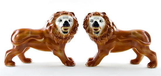 Pair Staffordshire figures of lions 13a92f