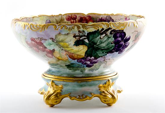 Tressemann & Vogt porcelain centerbowl