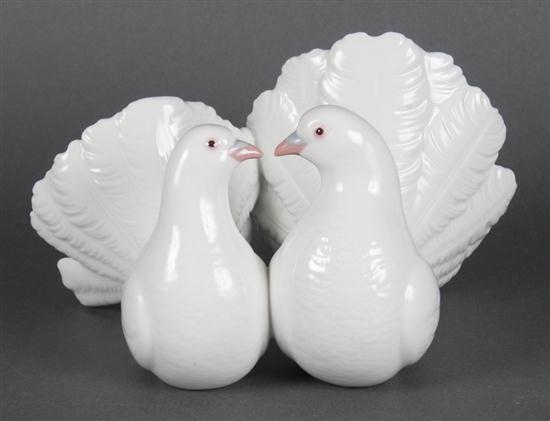 Lladro porcelain figural group  13aa7f