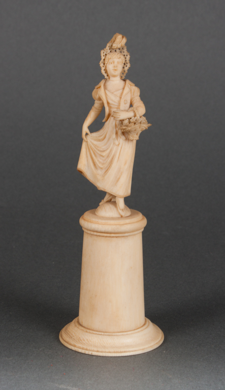 Continental carved ivory figure