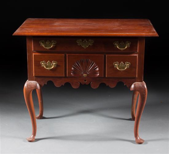 Federal style mahogany lowboy in