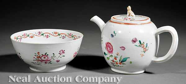 A Chinese Export Teapot and Bowl 13ae19