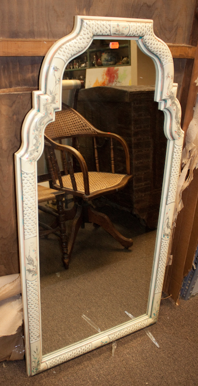 Painted wood mirror Estimate  138905