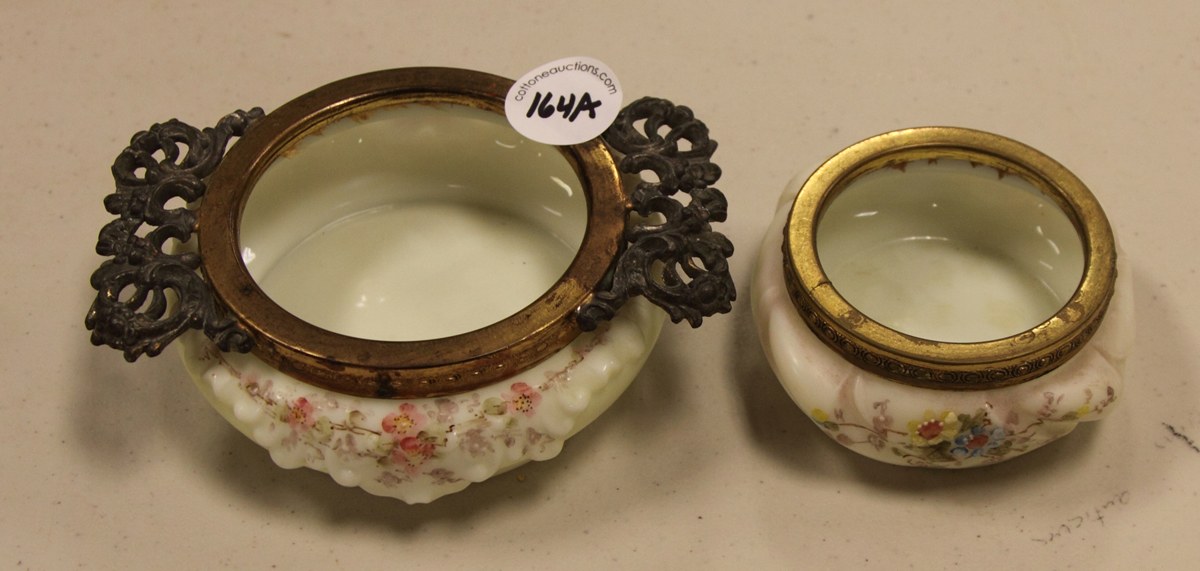 2 Wave Crest Dresser Jars Condition  138a3b