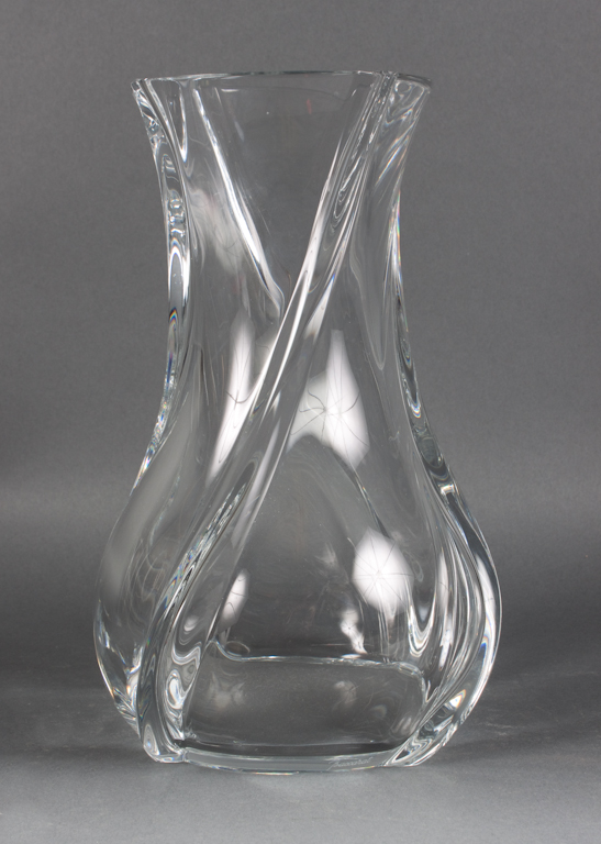 Baccarat molded crystal vase 20th
