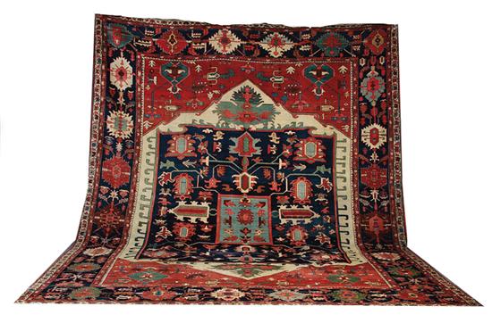 Antique Persian Serapi carpet circa