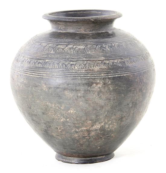 Etruscan Bucchero vase Etruria 13933c