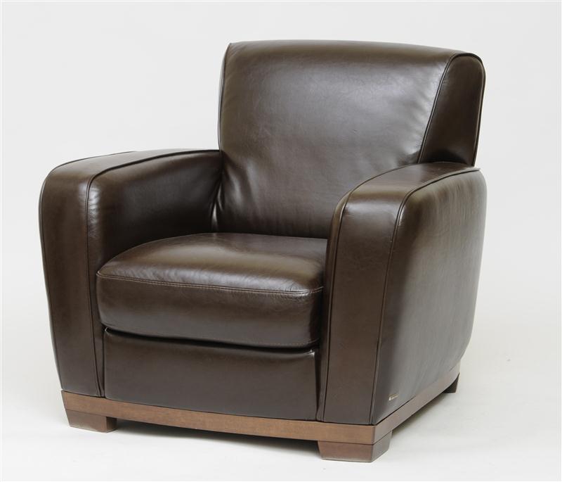 MODERN LEATHER UPHOLSTERED CLUB