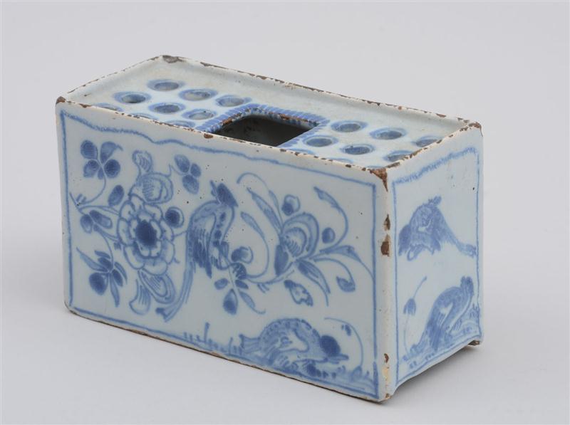 ENGLISH DELFT BLUE AND WHITE FLOWER