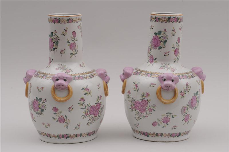 PAIR OF CHINESE FAMILLE ROSE STYLE 13cc9c