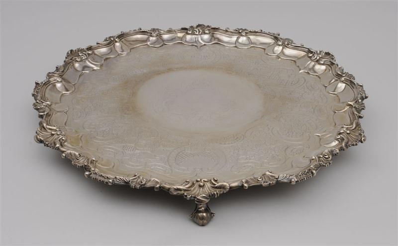 GEORGE III LARGE SILVER SALVER 13cde1