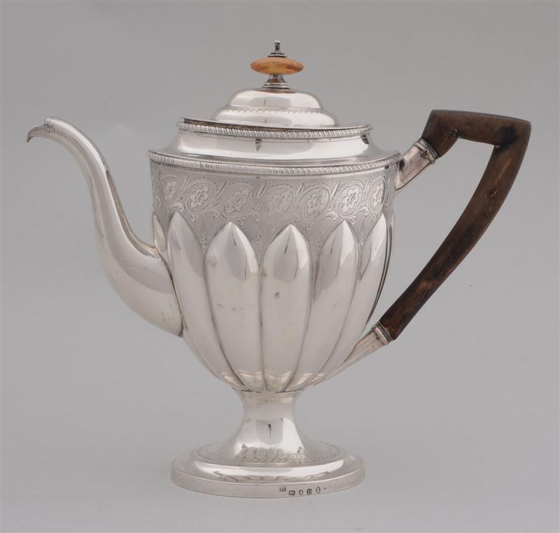 GEORGE III SILVER COFFEE POT HS 13cde2