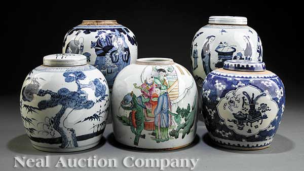 A Collection of Five Chinese Porcelain 13d0df