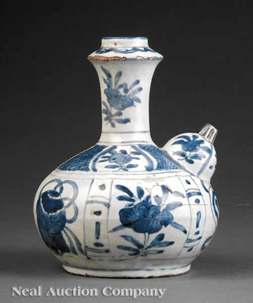 A Chinese Blue and White Kraak  13d3fb