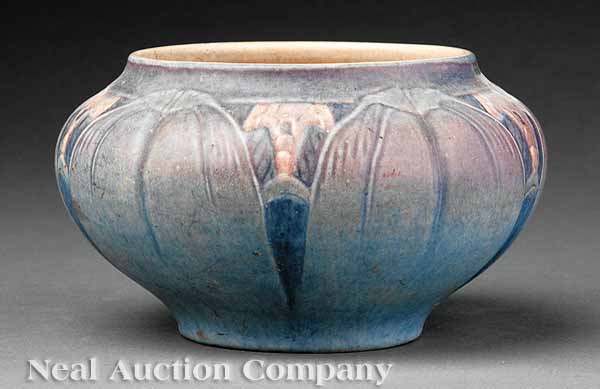 A Newcomb College Art Pottery Matte 13d50d