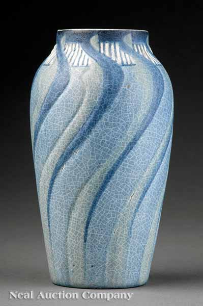 A Newcomb College Art Pottery Matte 13d511