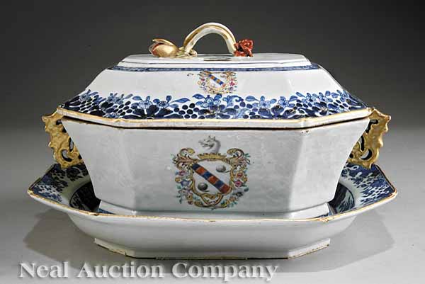 A Chinese Export Porcelain Armorial 13d575