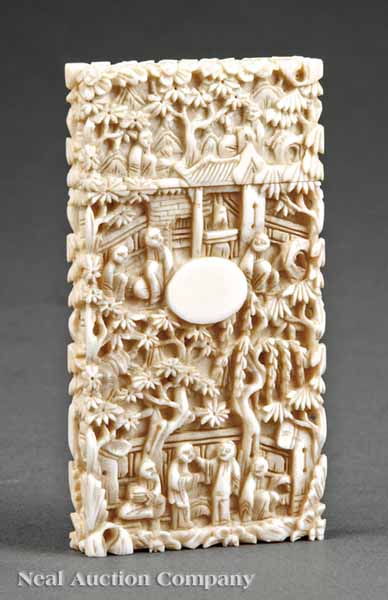 A Chinese Carved Ivory Card Case