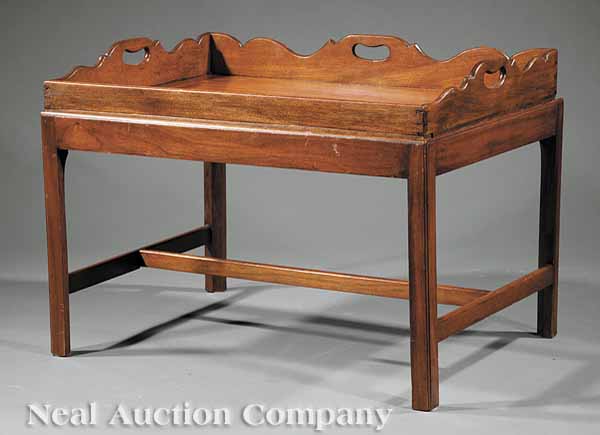 An Antique English Mahogany Butler s 13b033