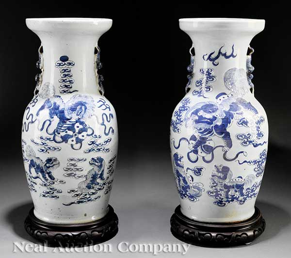 A Pair of Chinese Blue and White 13e601