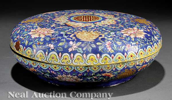 A Chinese Canton Enamel Circular Box