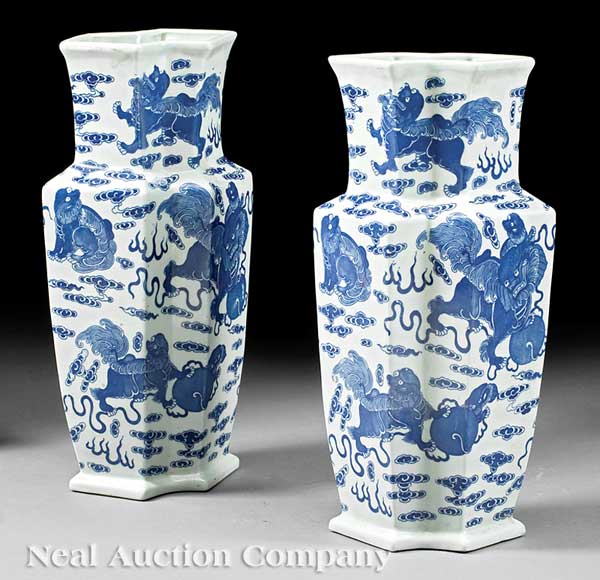 A Pair of Chinese Blue and White 13e612