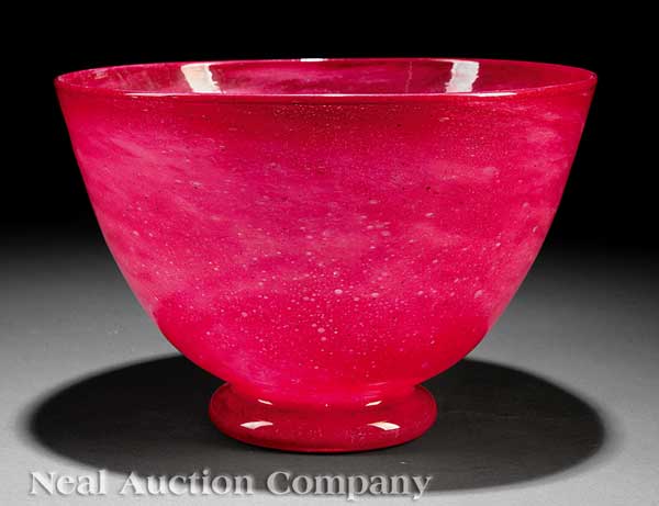 A Cluthra Style Glass Footed Bowl 13e65e