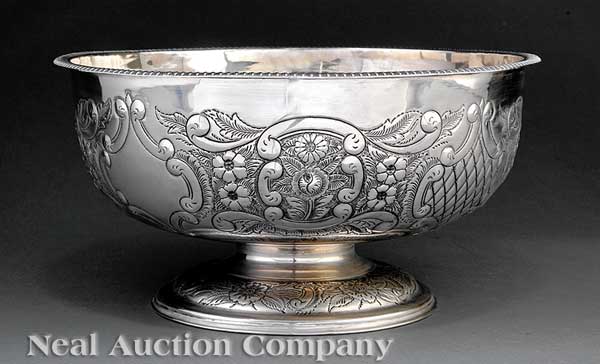 An English Silverplate Punch Bowl 13e682